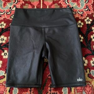 Alo biker shorts small, perfect